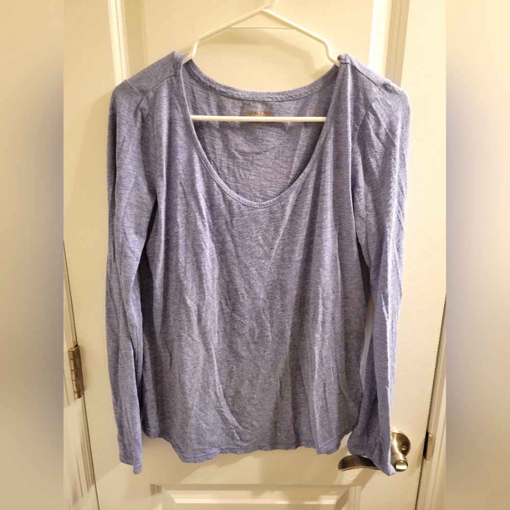Scoop neck long sleeve T
